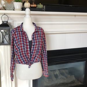 🌺Napa Valley Petite plaid button down🌺